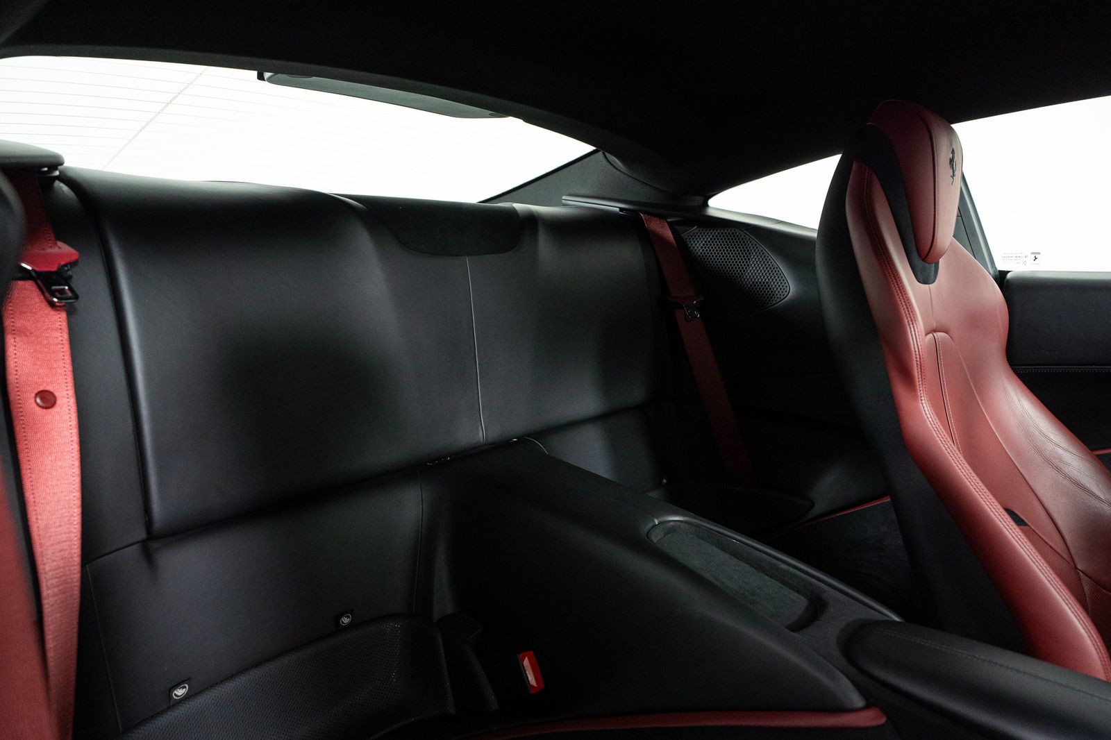 2022 Ferrari Roma — foto completa 41 de 42