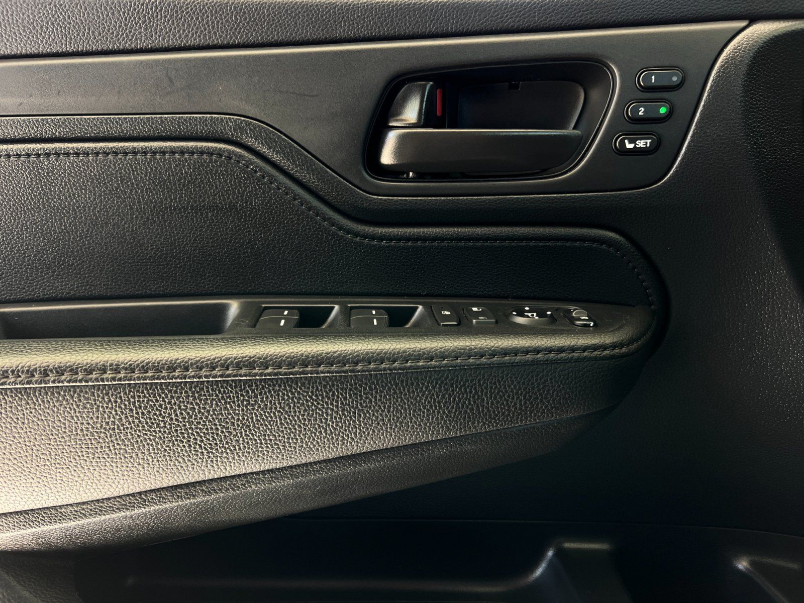 2023 Honda Odyssey EX-L — full photo 11 of 29
