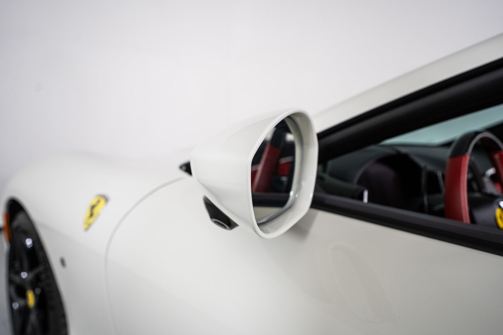 2025 Ferrari Roma Spider — full photo 11 of 51