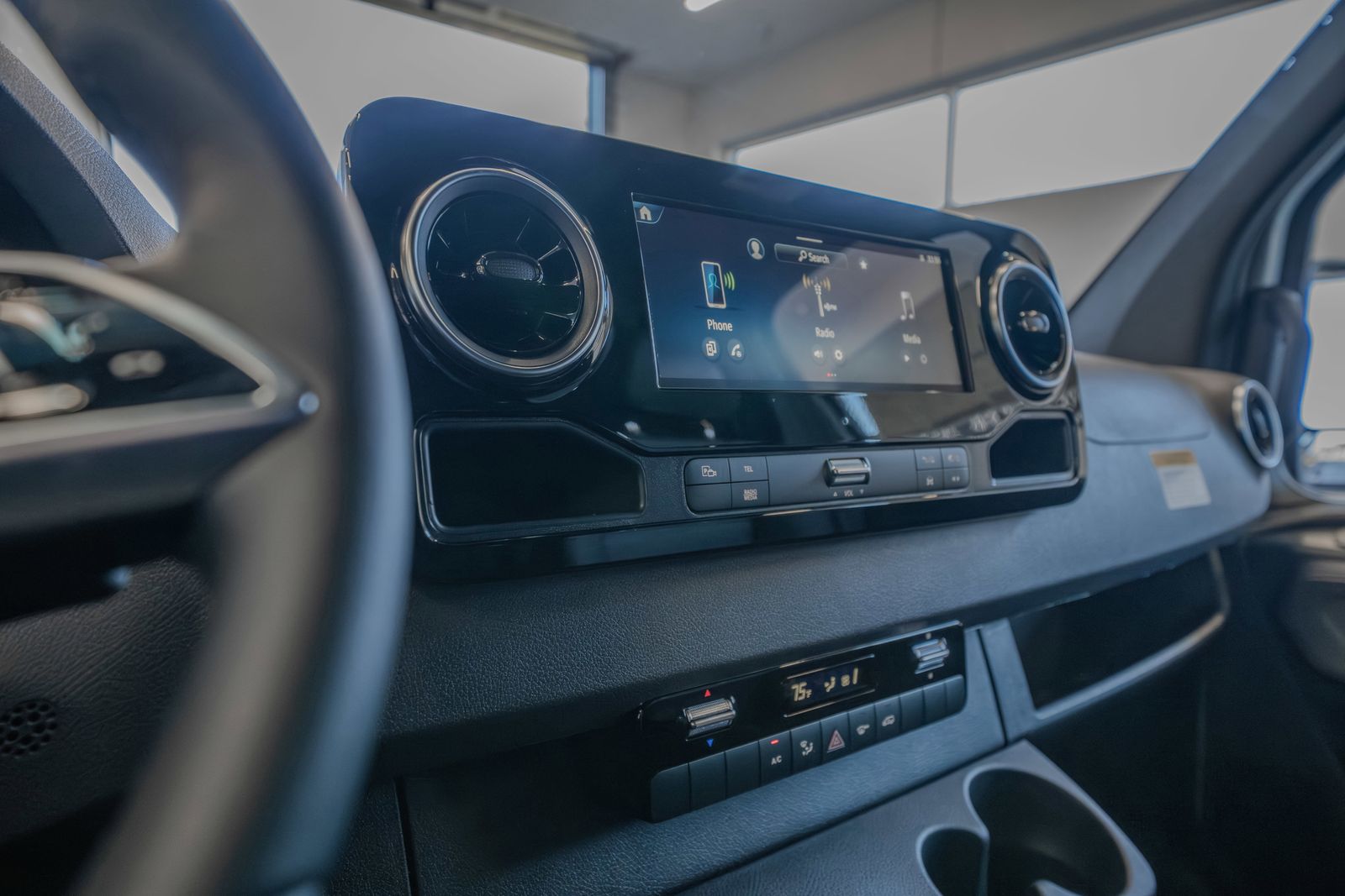 2025 Mercedes-Benz Sprinter 2500 Cargo 144 WB — full photo 32 of 34