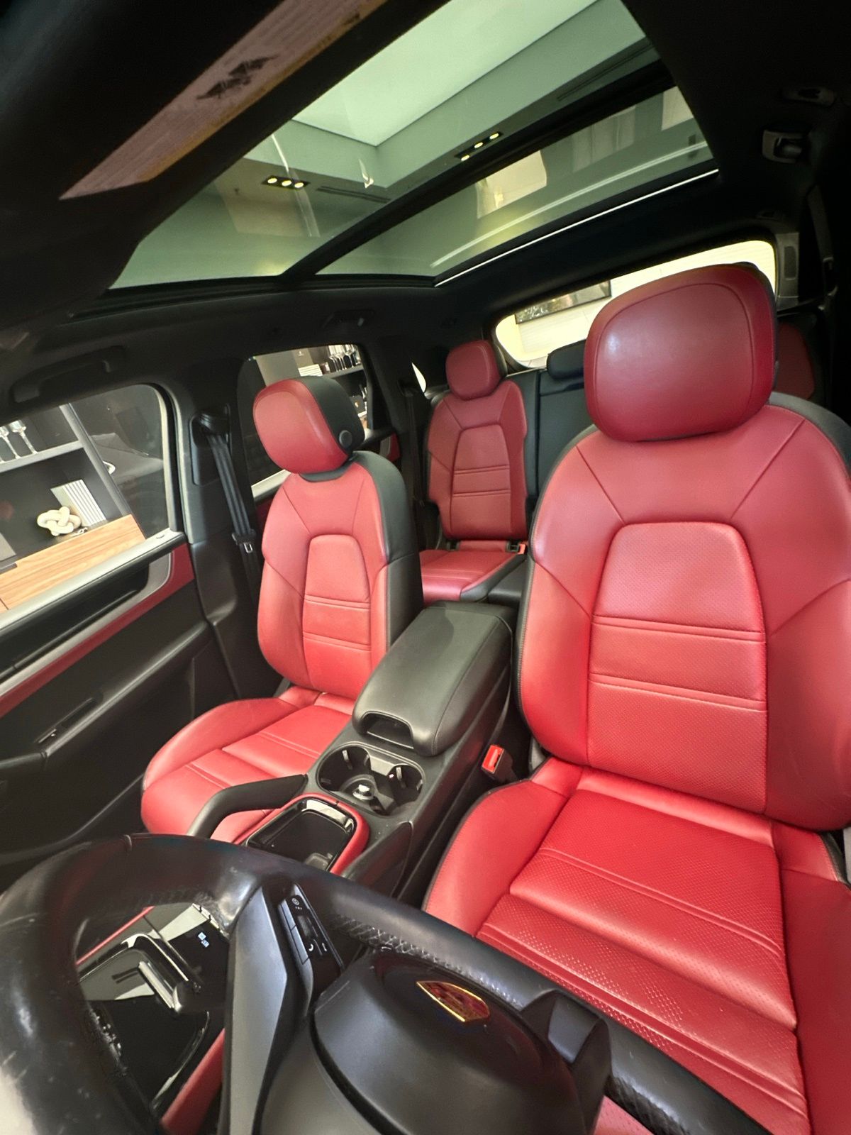 2024 Porsche Cayenne Base — full photo 7 of 8