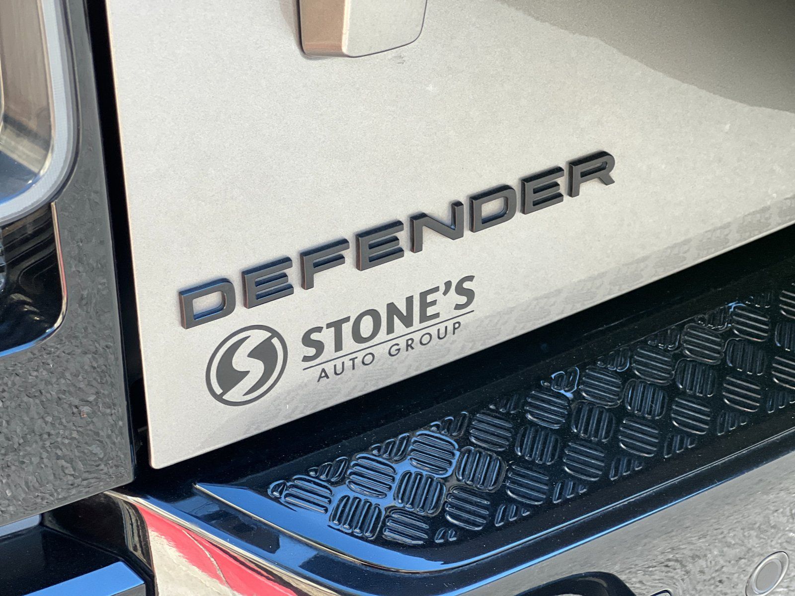 2024 Land Rover Defender 110 X — full photo 26 of 29