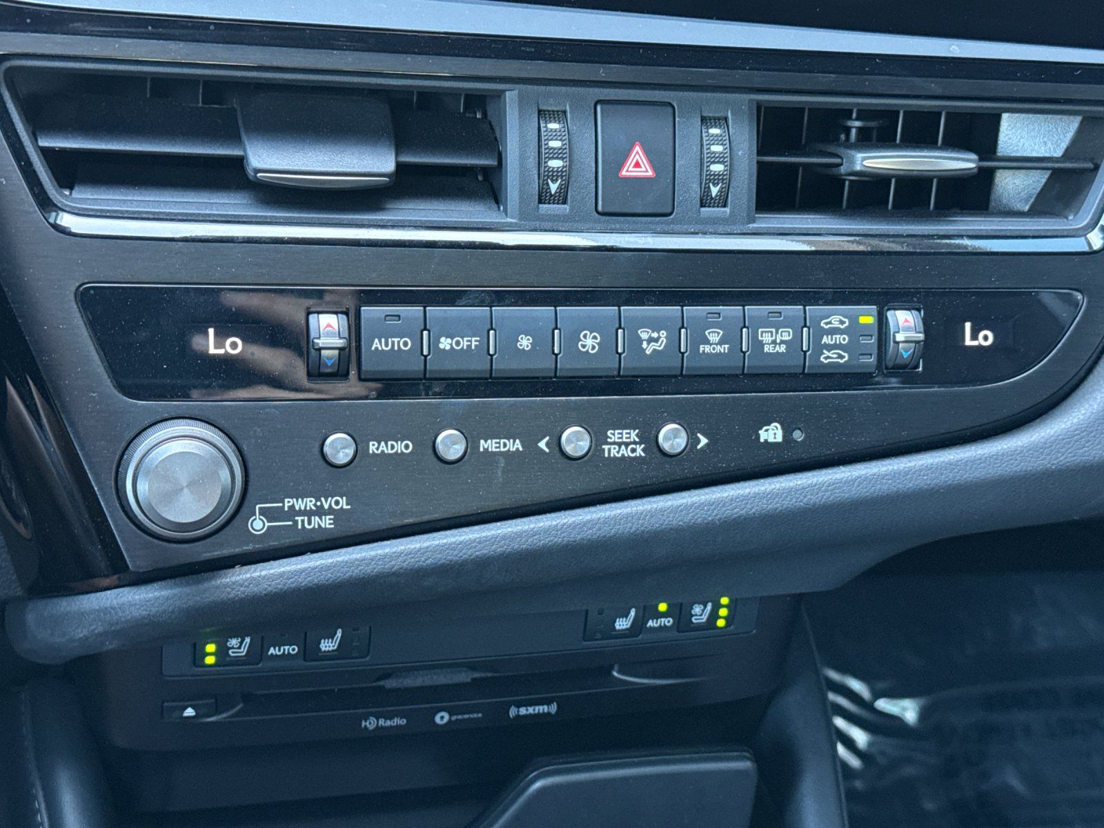 2022 Lexus ES 350 F Sport — full photo 19 of 27