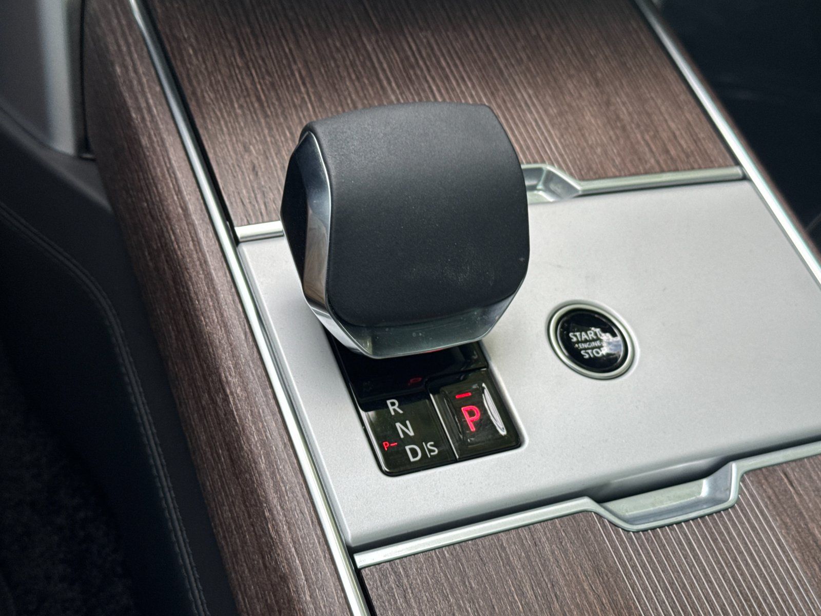 2025 Land Rover Range Rover Autobiography — full photo 22 of 30