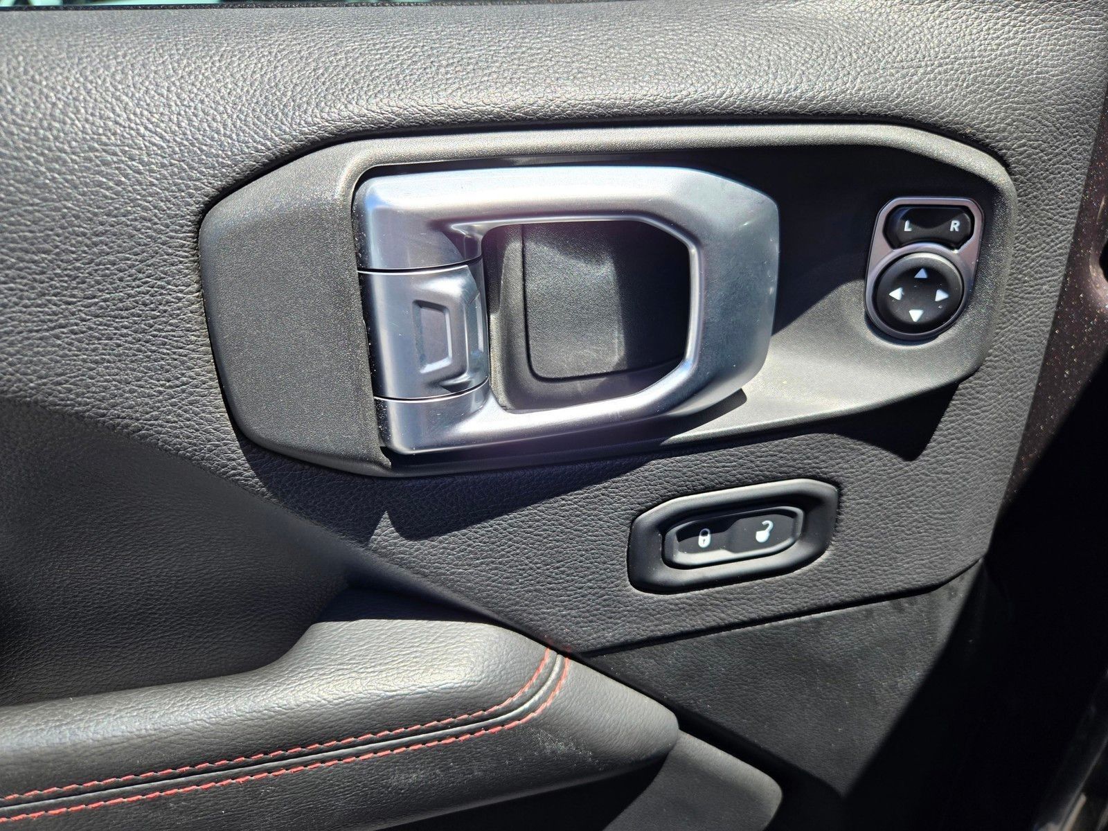 2020 Jeep Wrangler Unlimited Rubicon — full photo 18 of 45