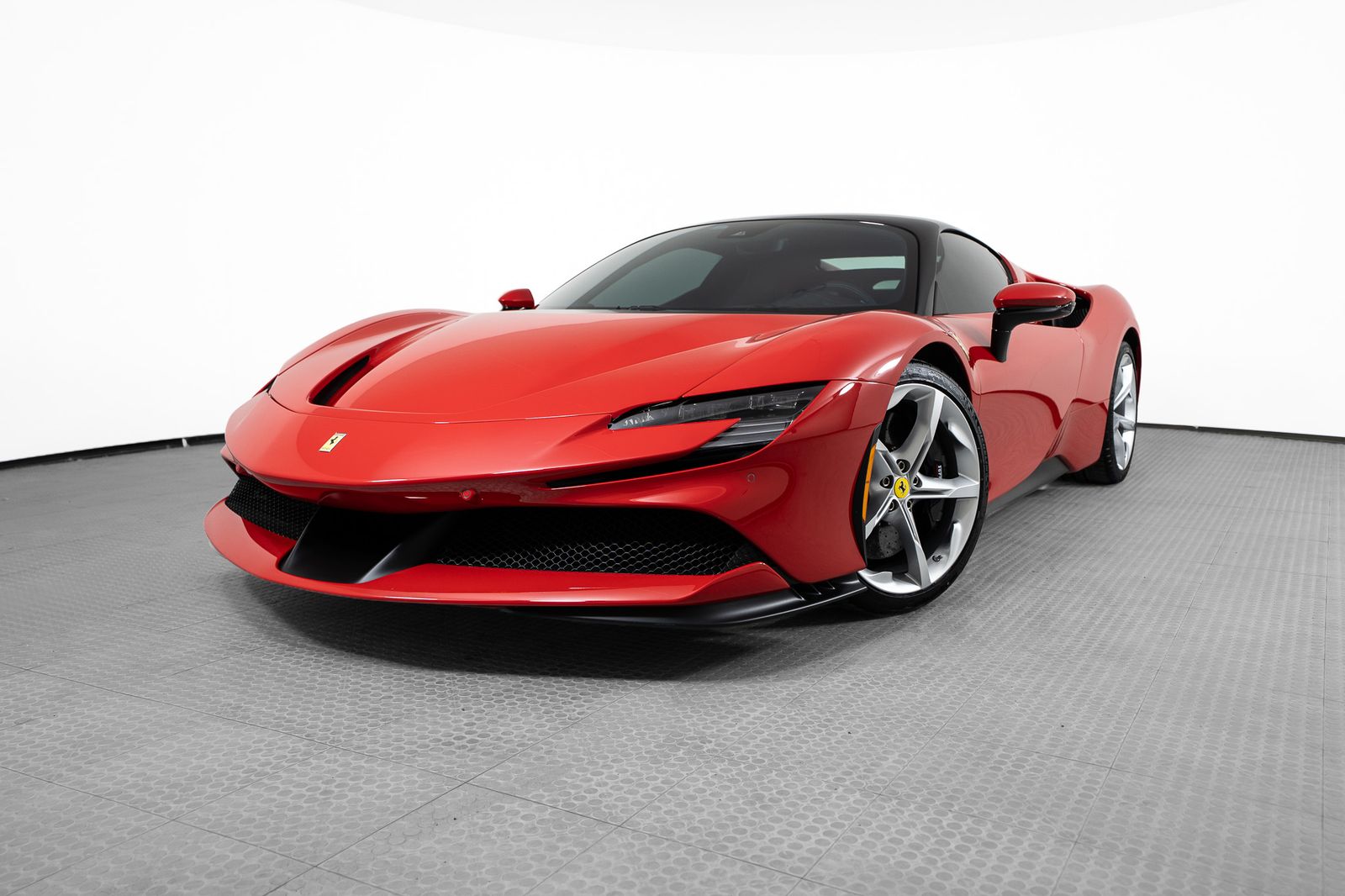 2021 Ferrari SF90 Stradale — full photo 1 of 38