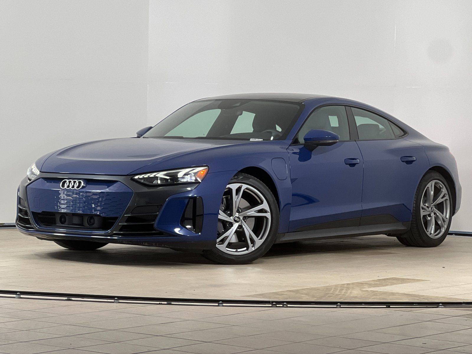 2024 Audi e-tron GT Premium Plus — photo 1 of 28
