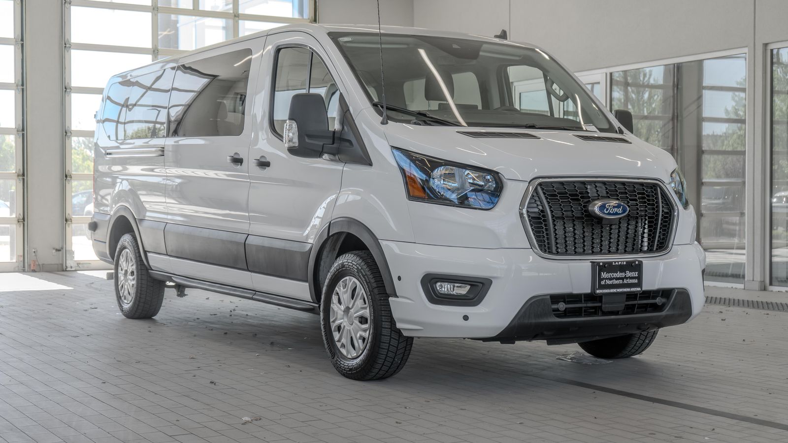 2024 Ford Transit-350 XLT — foto completa 21 de 34