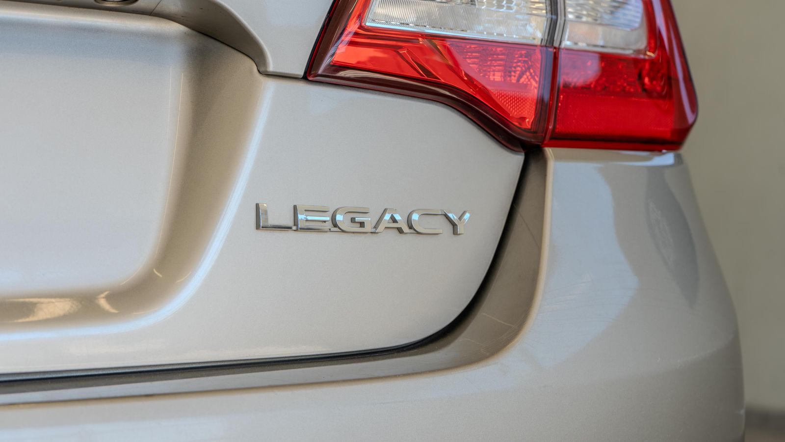 2015 Subaru Legacy 2.5i — foto completa 24 de 34