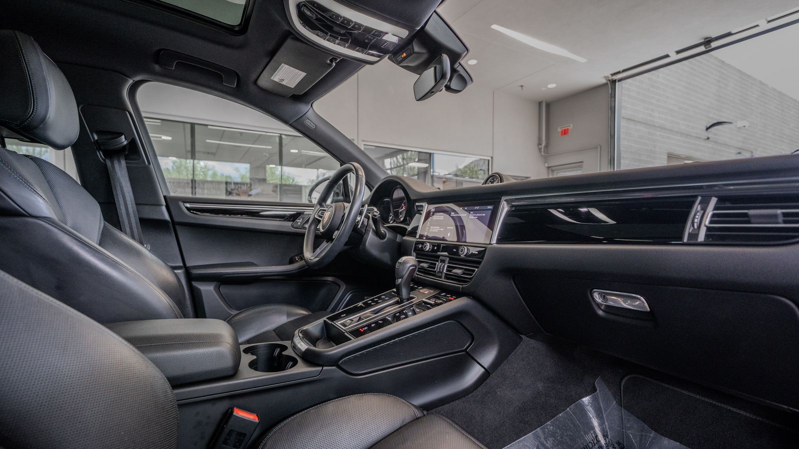 2023 Porsche Macan Base — foto completa 17 de 35