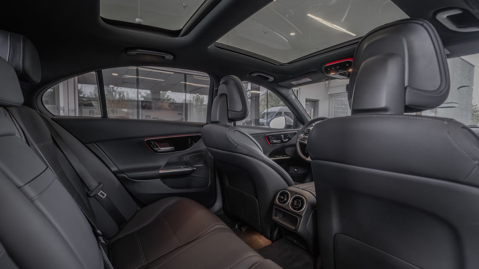 2024 Mercedes-Benz C-Class C 300 — foto completa 27 de 34