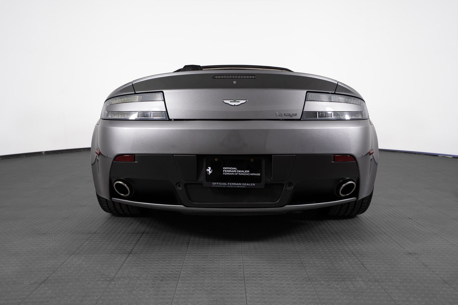 2012 Aston Martin V8 Vantage — foto completa 4 de 49