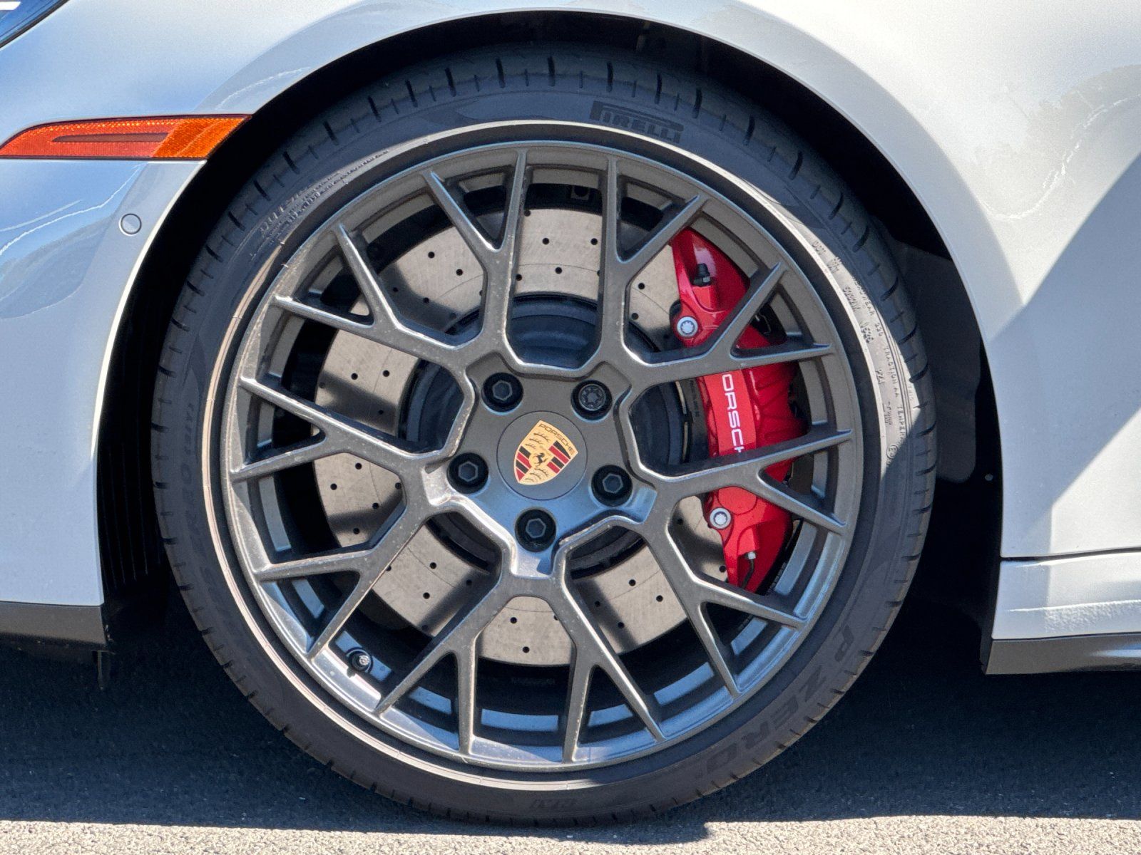 2025 Porsche 911 Carrera S — full photo 26 of 29