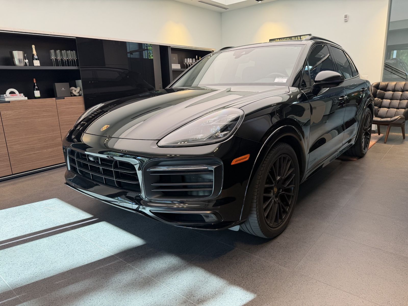 2023 Porsche Cayenne GTS — foto completa 1 de 10