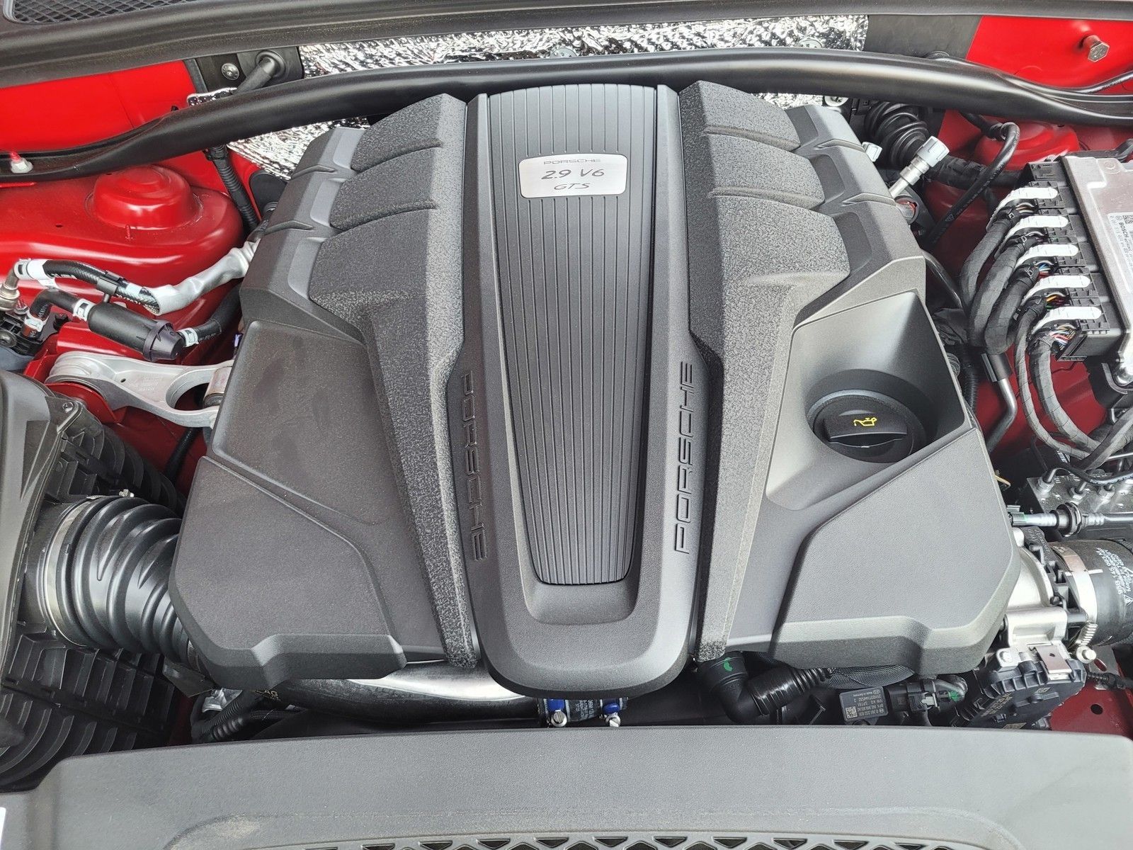 2026 Porsche Macan GTS — full photo 28 of 28