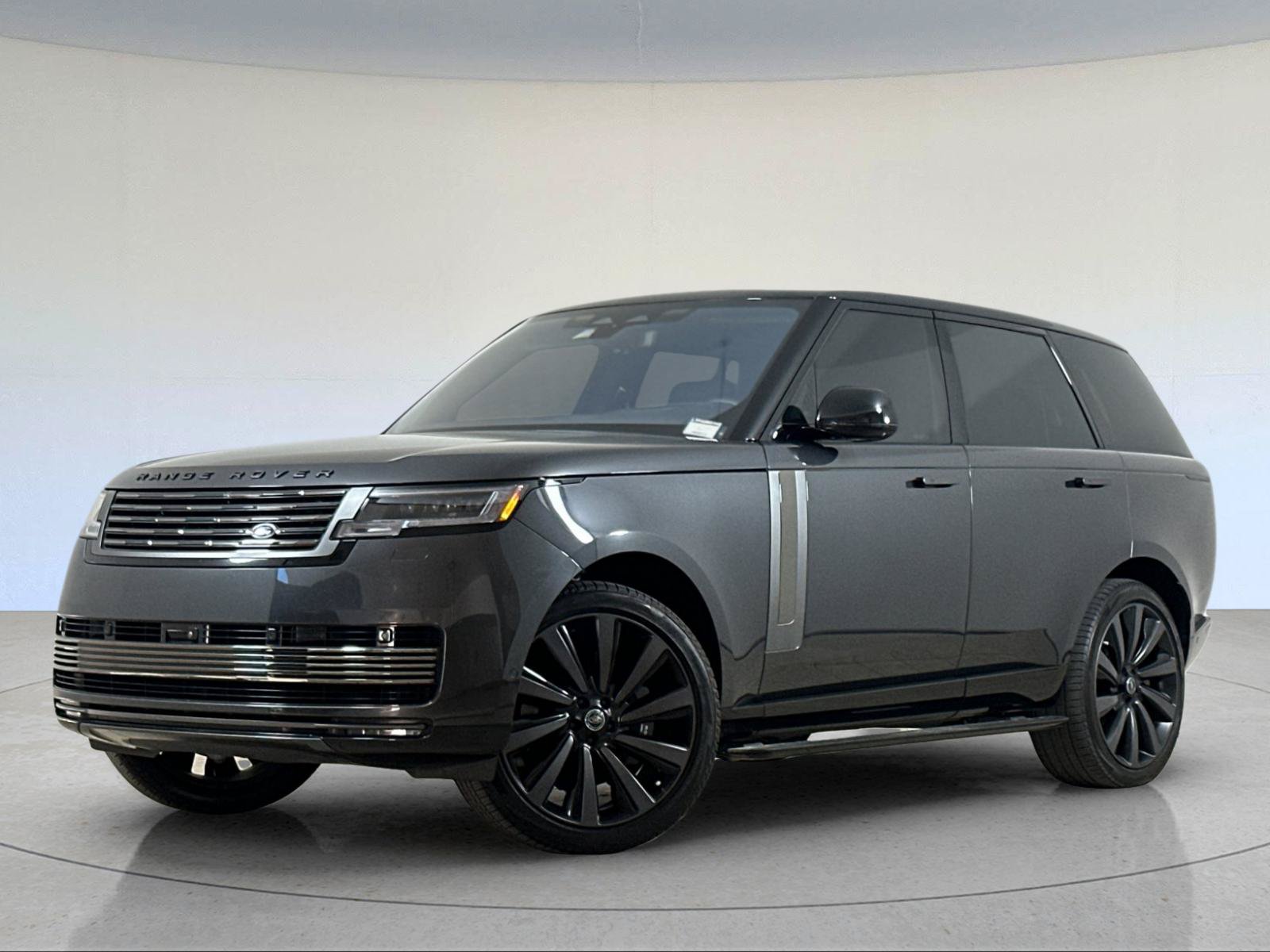 2023 Land Rover Range Rover SV — photo 1 of 27