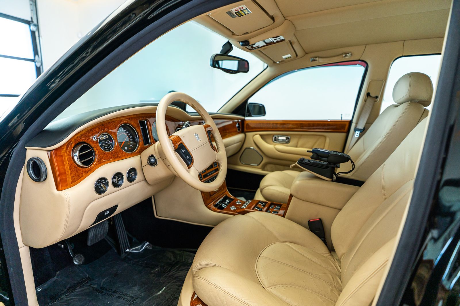 2002 Rolls-Royce Park Ward — foto completa 16 de 31