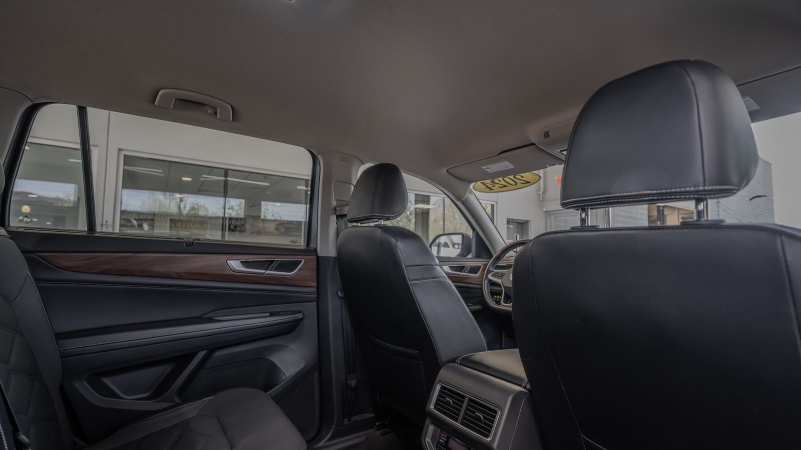 2024 Volkswagen Atlas 2.0T SE w/Technology — full photo 28 of 35