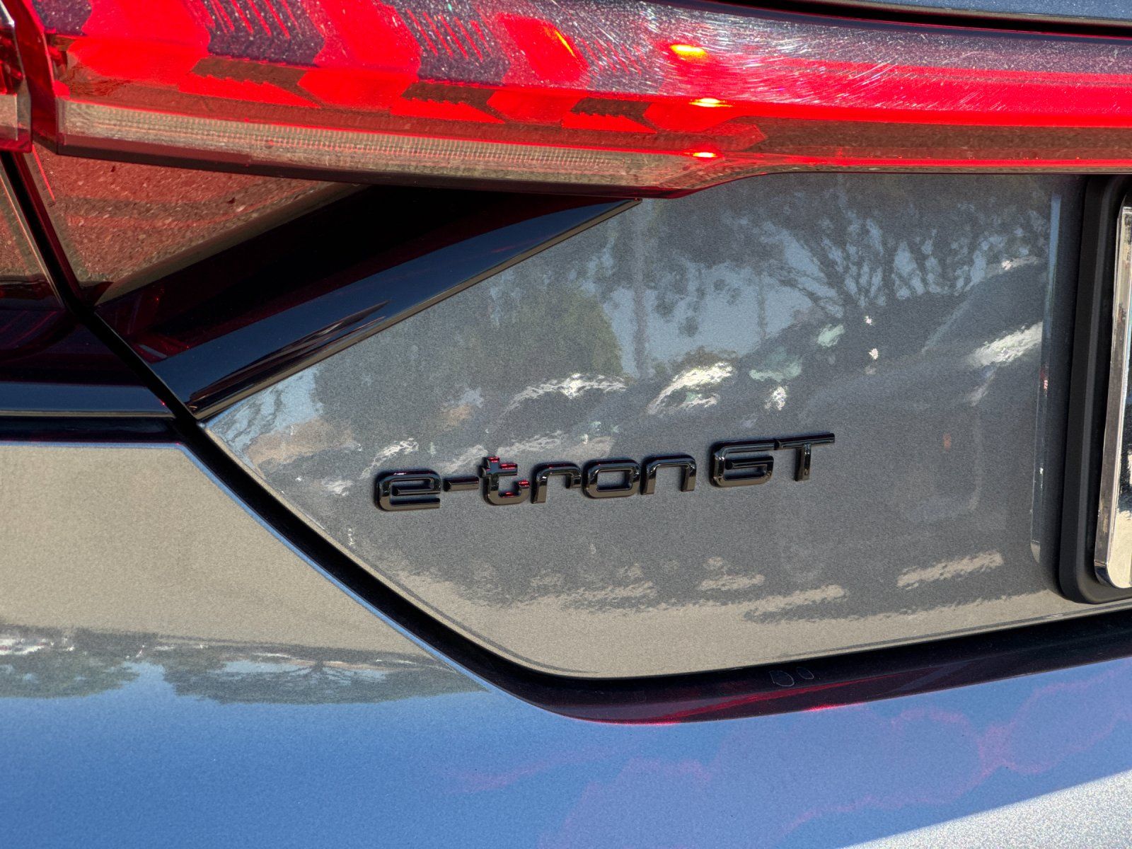 2022 Audi e-tron GT Premium Plus — foto completa 25 de 27