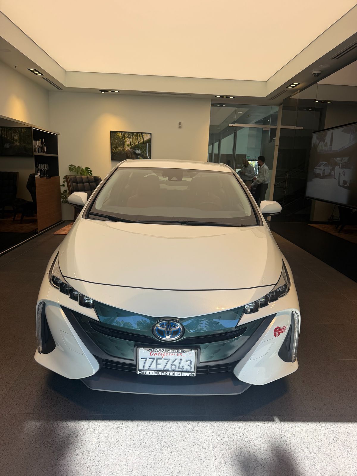 2017 Toyota Prius Prime Premium — foto completa 1 de 8