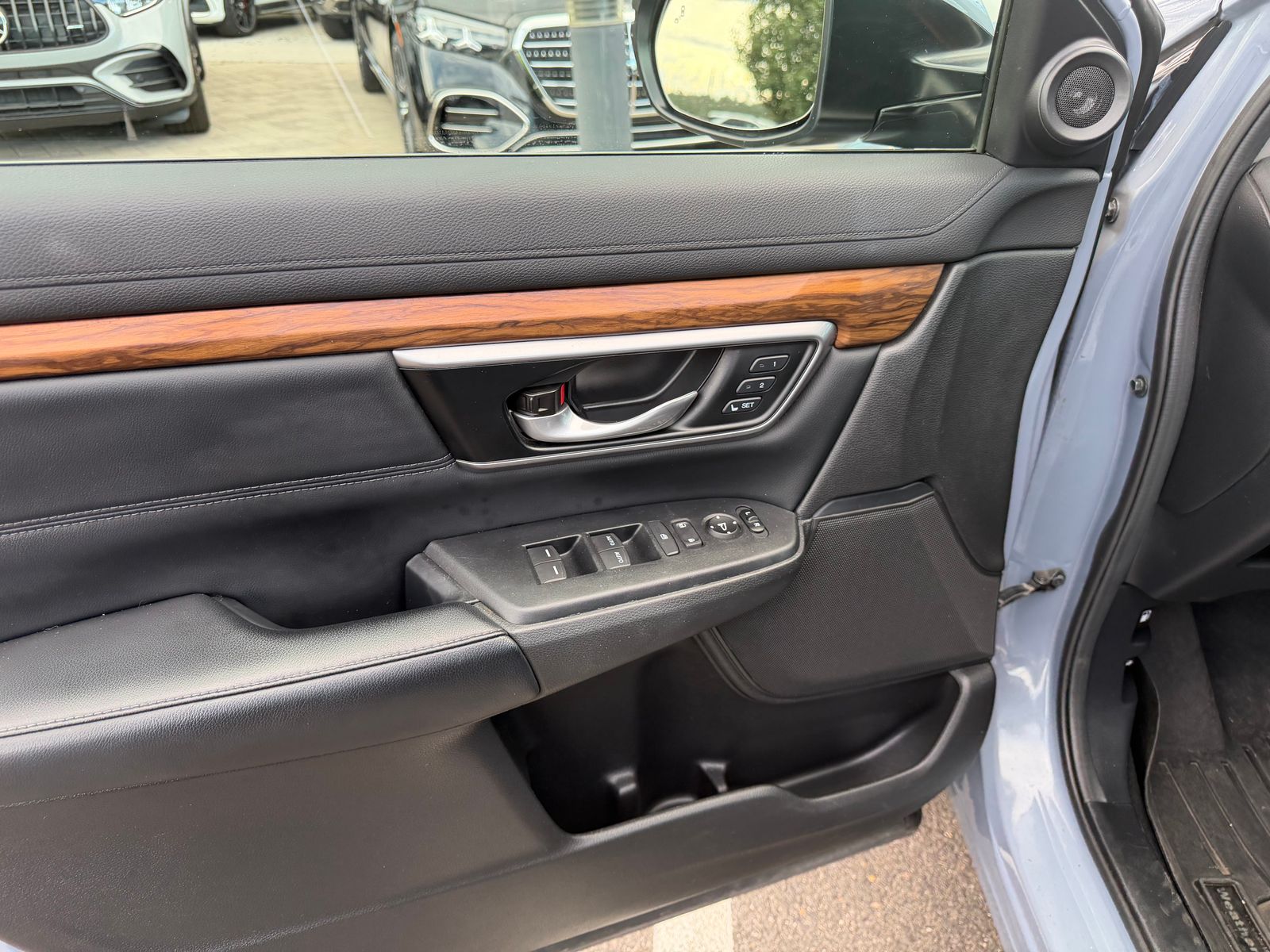 2021 Honda CR-V Hybrid Touring — full photo 3 of 7
