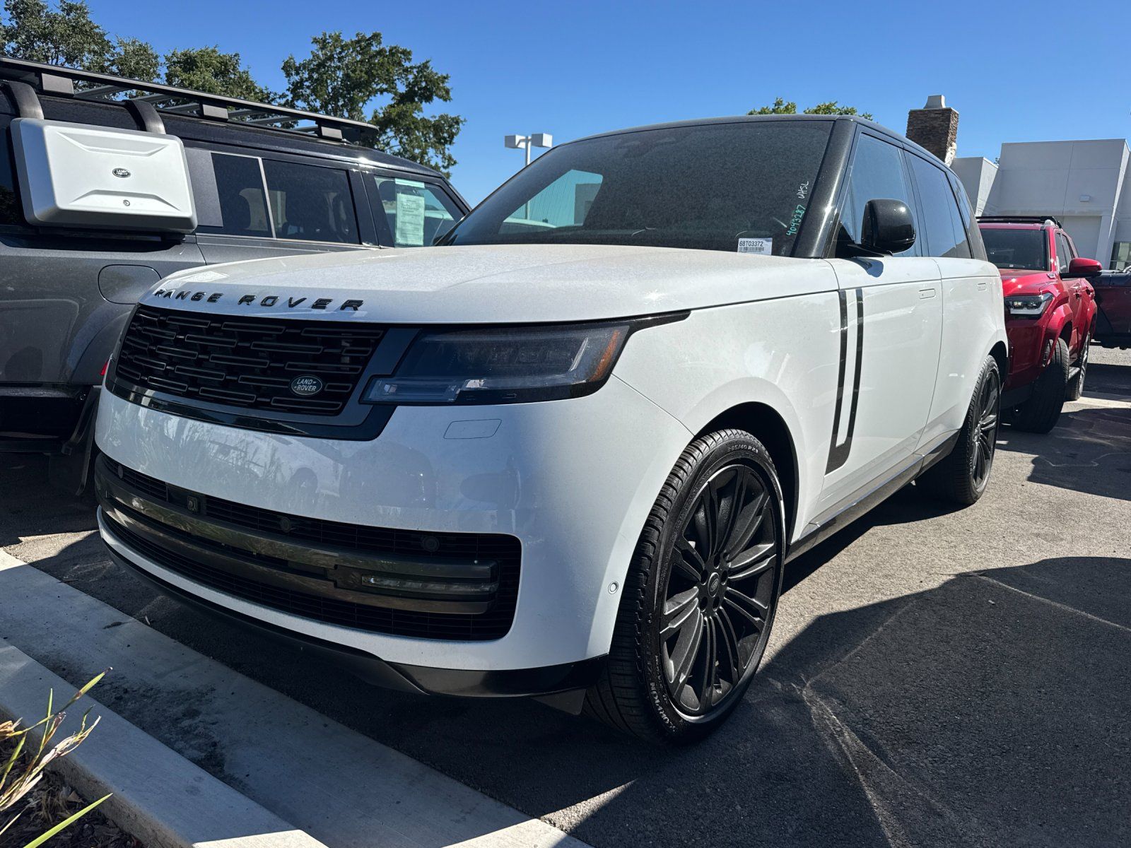 2024 Land Rover Range Rover SE — foto completa 2 de 3