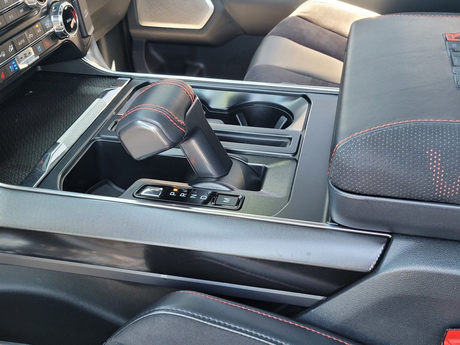 2024 Ford F-150 Raptor — full photo 22 of 46