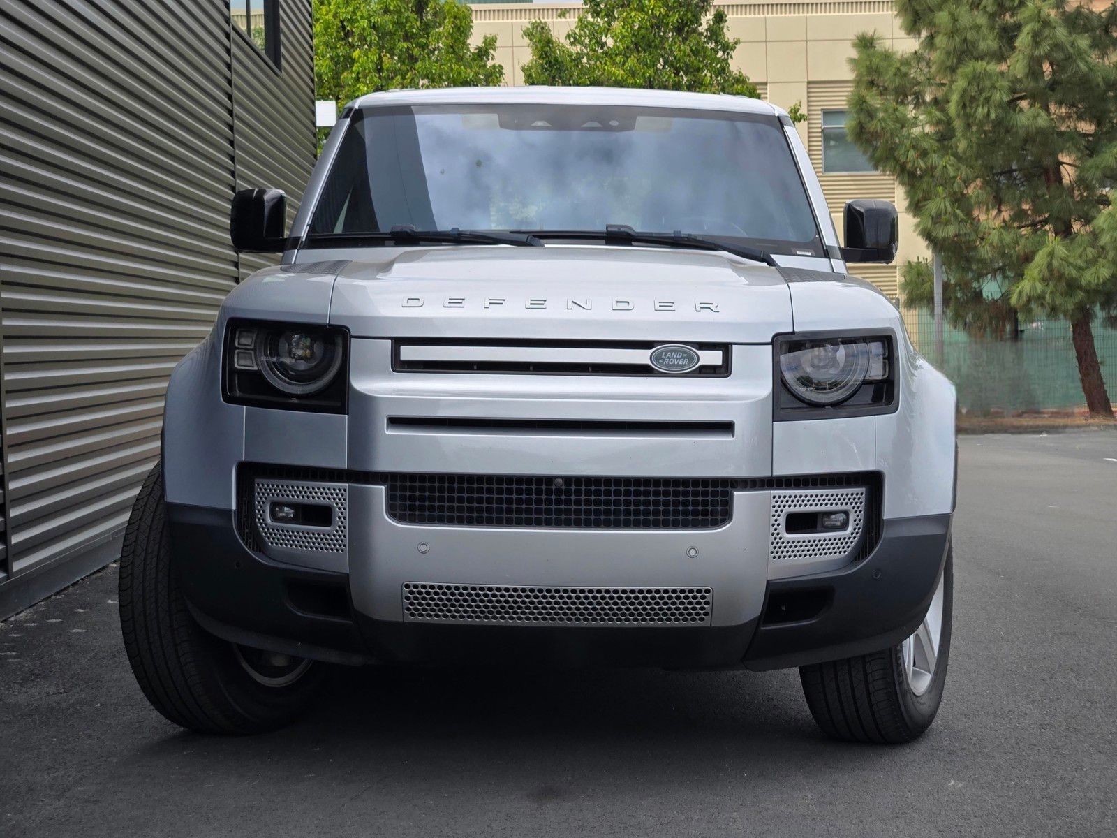 2020 Land Rover Defender 110 SE — foto completa 2 de 45