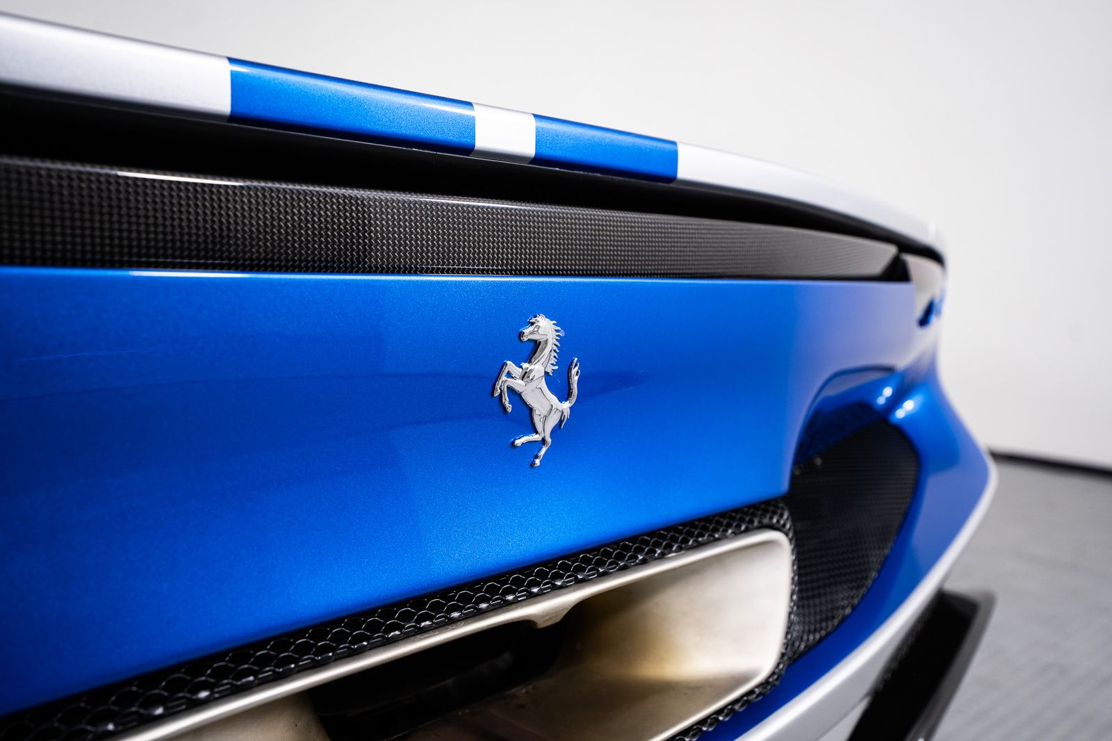 2023 Ferrari 296 GTS — full photo 16 of 51