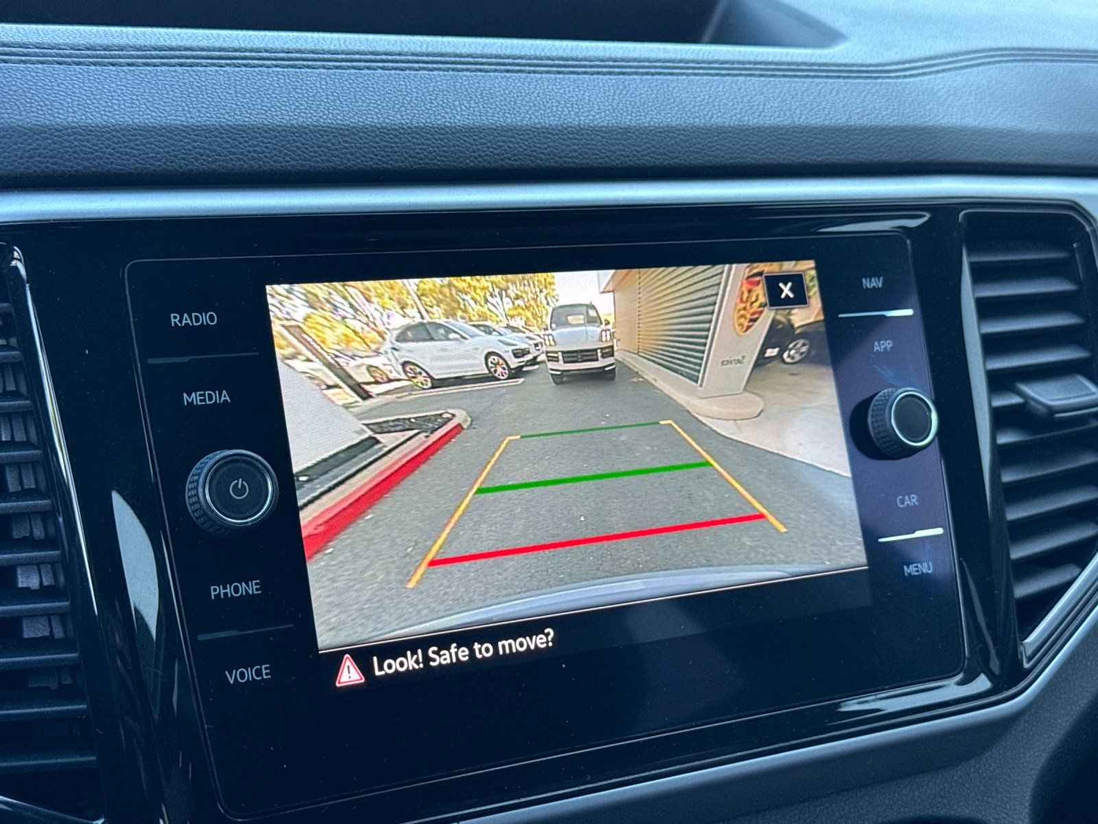 2021 Volkswagen Atlas Cross Sport 3.6L V6 SEL Premium R-Line — full photo 19 of 28