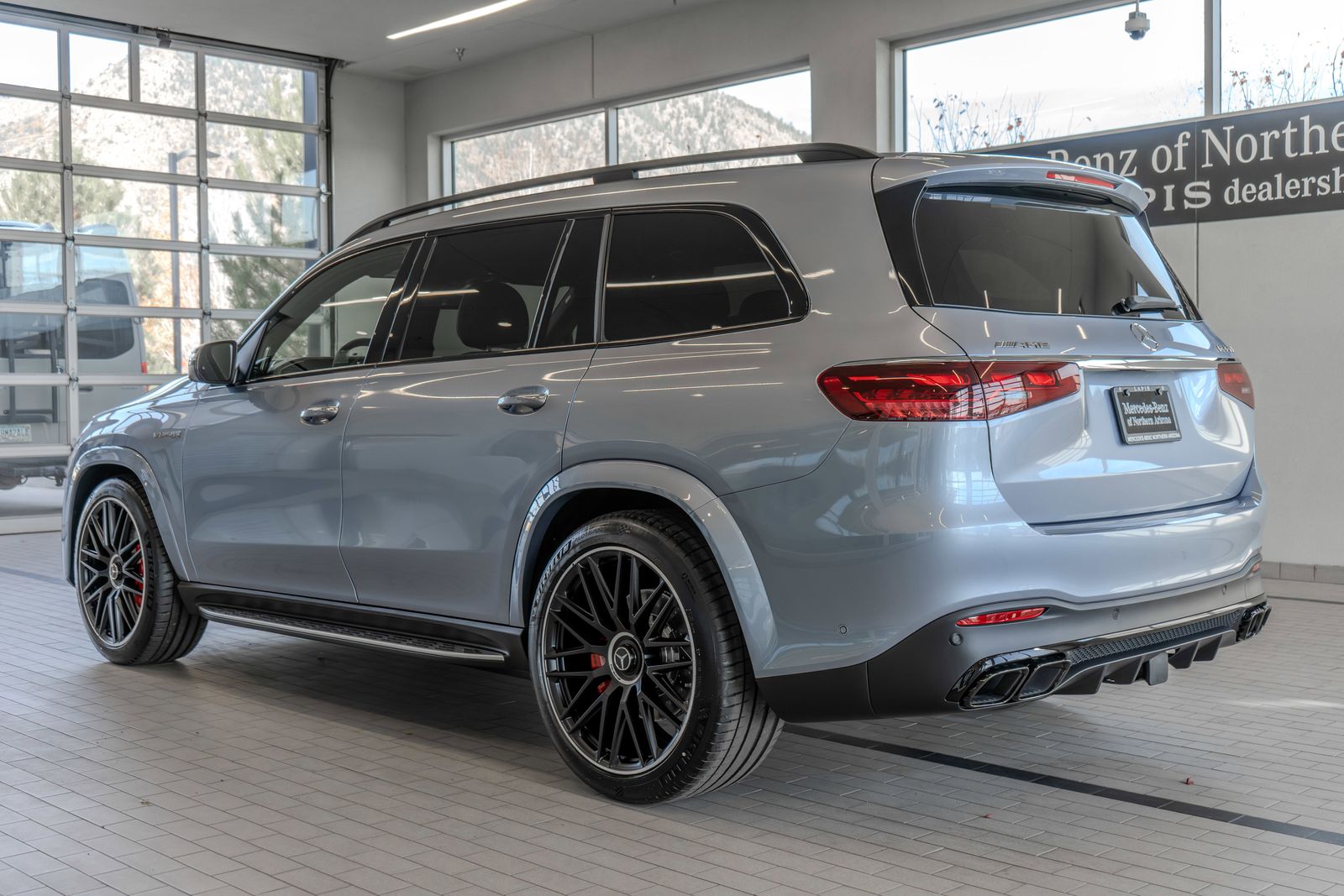 2026 Mercedes-Benz GLS GLS 63 AMG® — foto completa 13 de 36