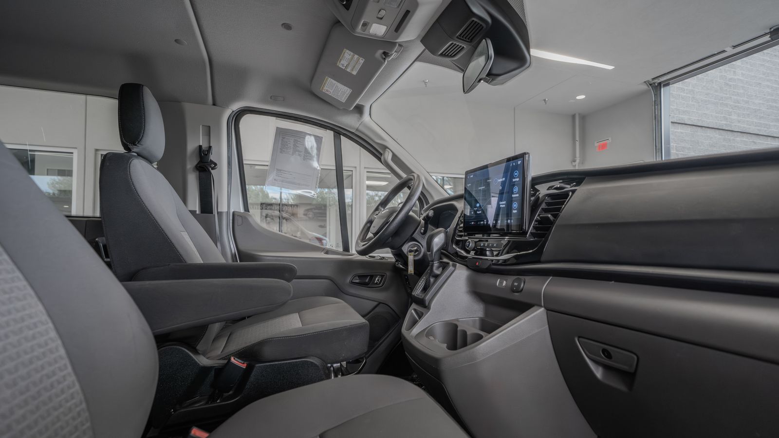 2024 Ford Transit-350 XLT — foto completa 17 de 35