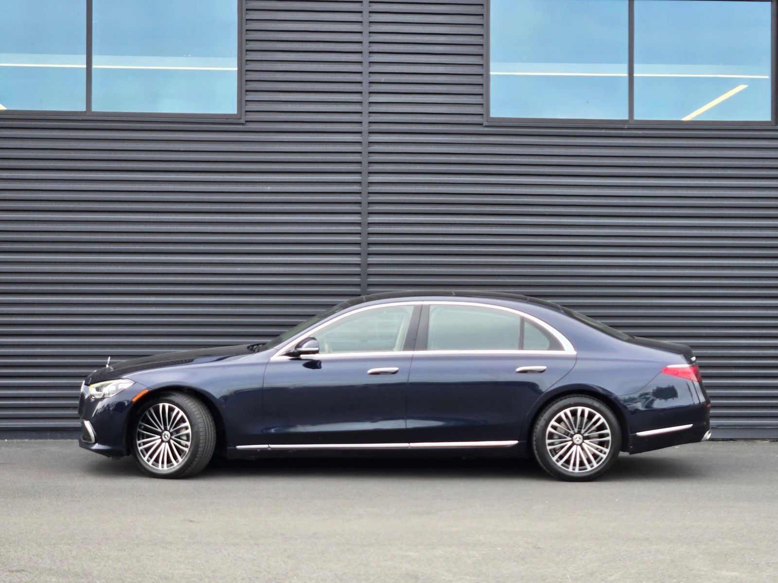 2024 Mercedes-Benz S-Class S 580 — foto completa 3 de 45