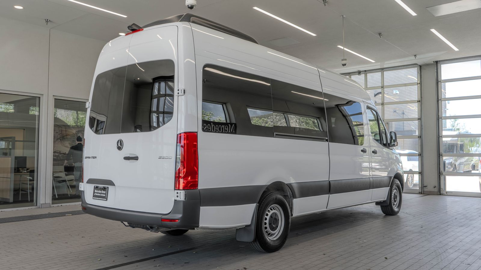 2025 Mercedes-Benz Sprinter 2500 Passenger 170 WB — foto completa 29 de 35
