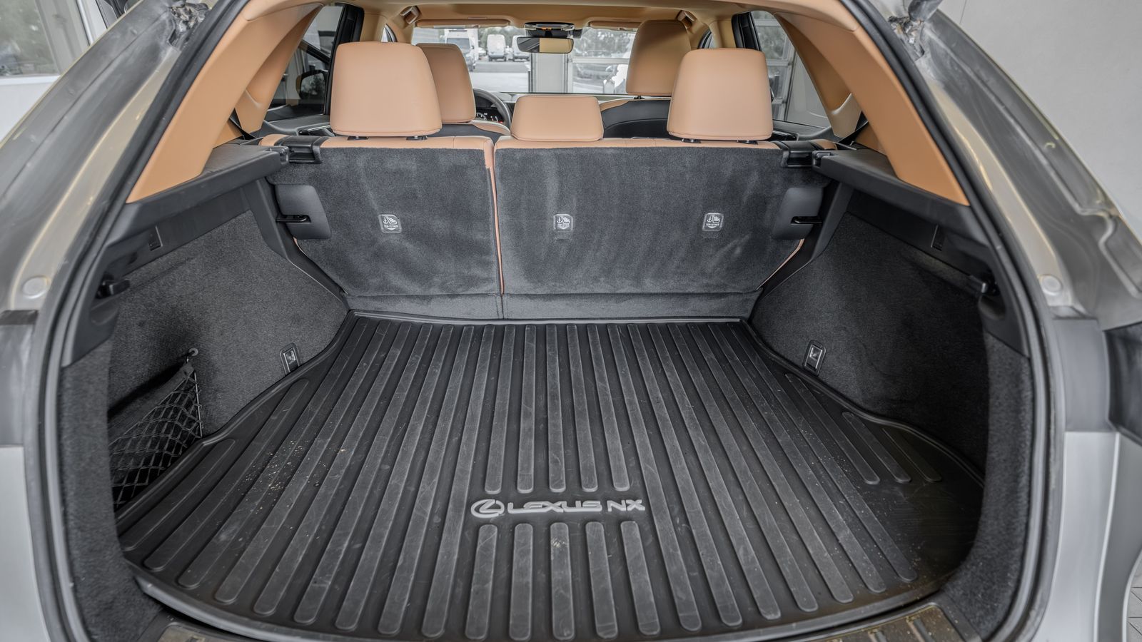 2025 Lexus NX 250 Premium — full photo 32 of 33
