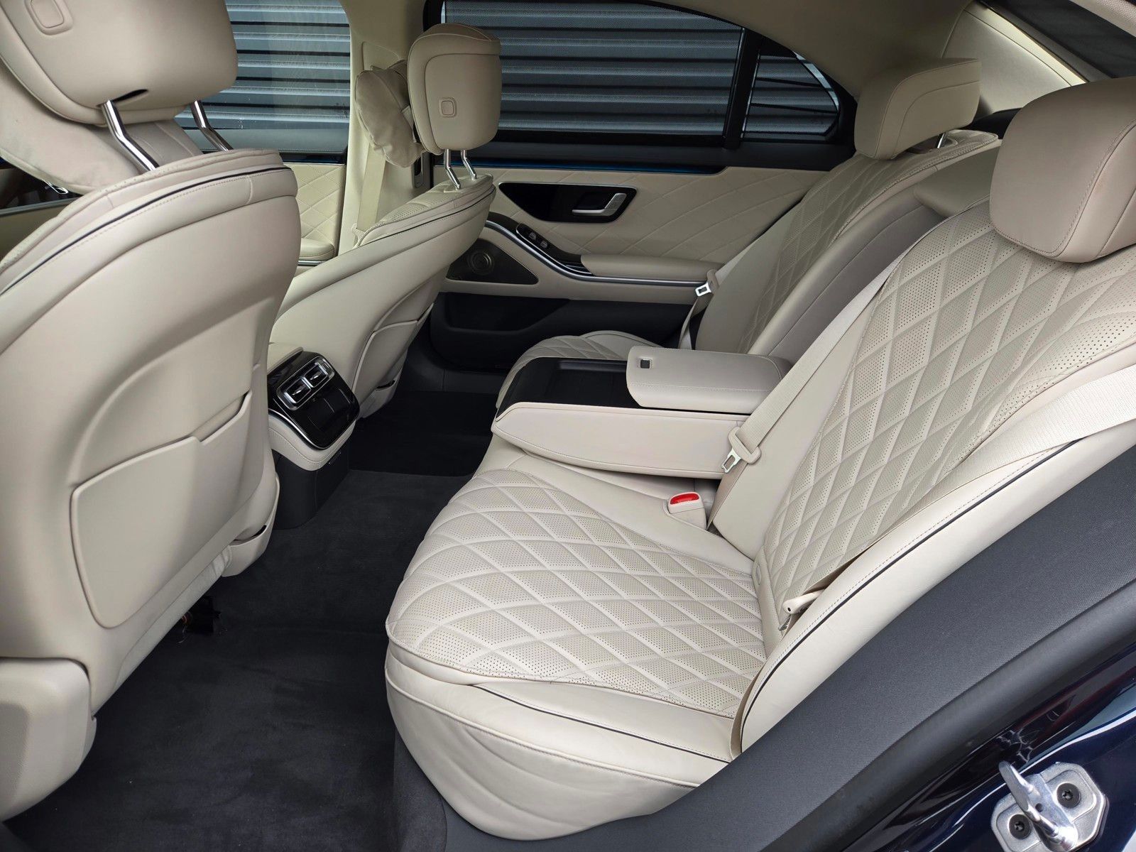 2024 Mercedes-Benz S-Class S 580 — full photo 10 of 45