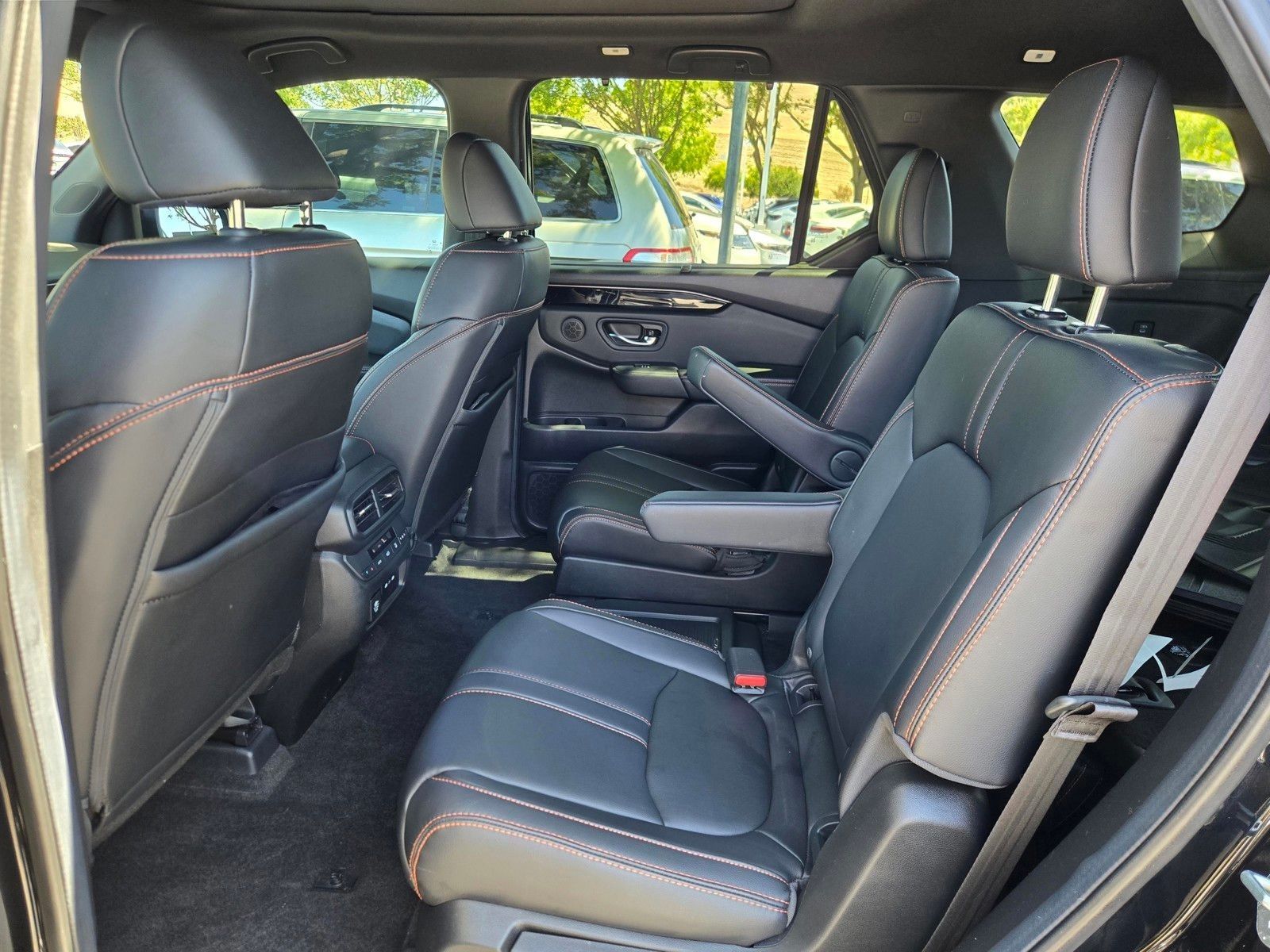 2025 Honda Pilot TrailSport — full photo 11 of 28