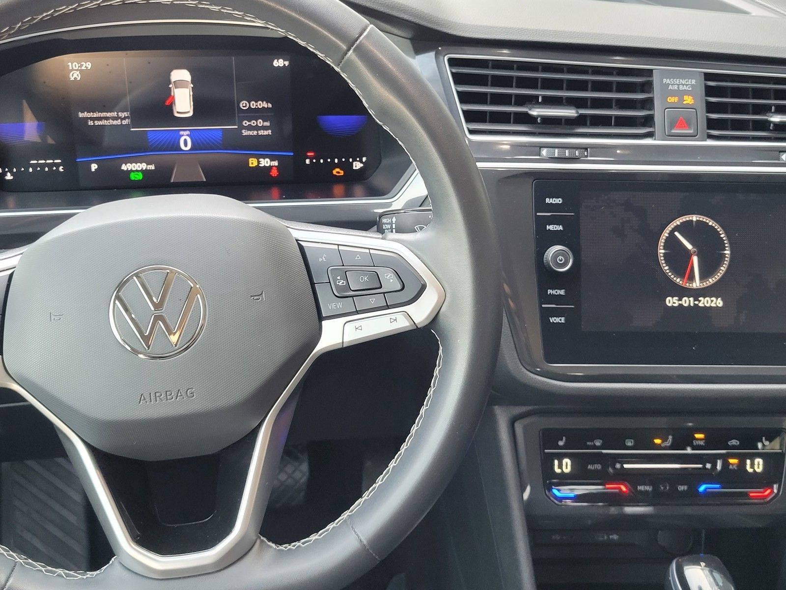2024 Volkswagen Tiguan 2.0T SE — full photo 15 of 45