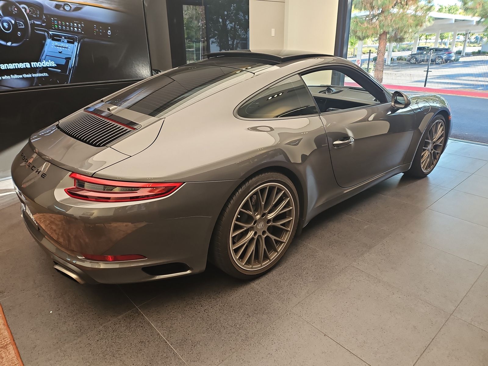 2019 Porsche 911 Carrera — foto completa 3 de 3