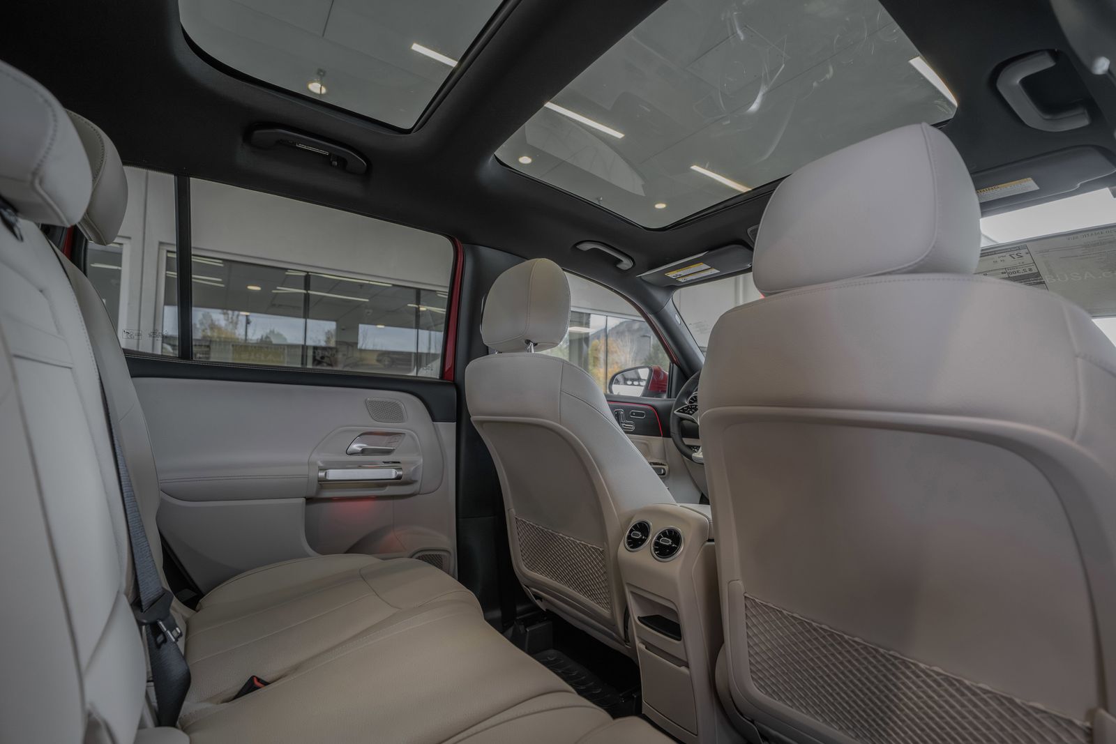2026 Mercedes-Benz GLB GLB 250 — full photo 28 of 36