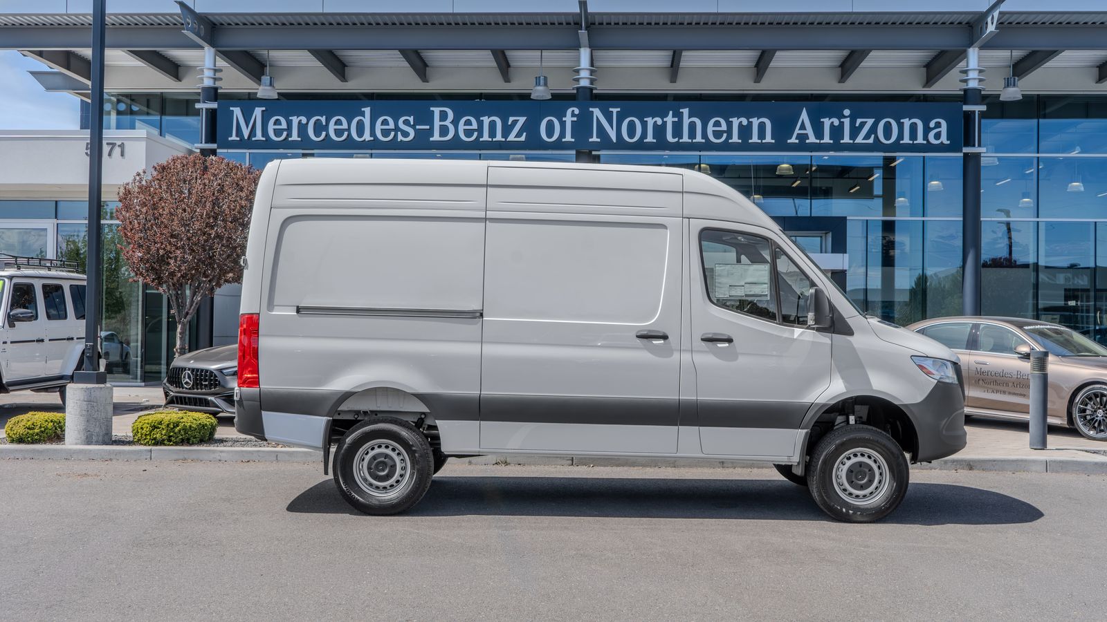 2025 Mercedes-Benz Sprinter 2500 Cargo 144 WB — full photo 1 of 35