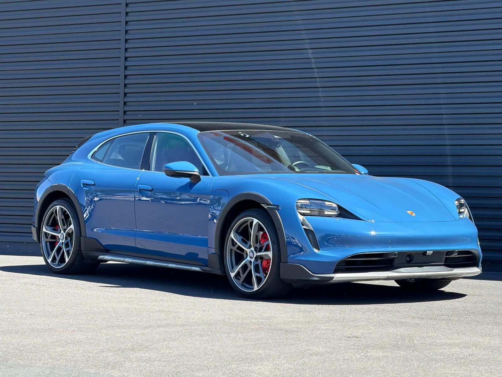 2022 Porsche Taycan Cross Turismo 4S — full photo 10 of 29