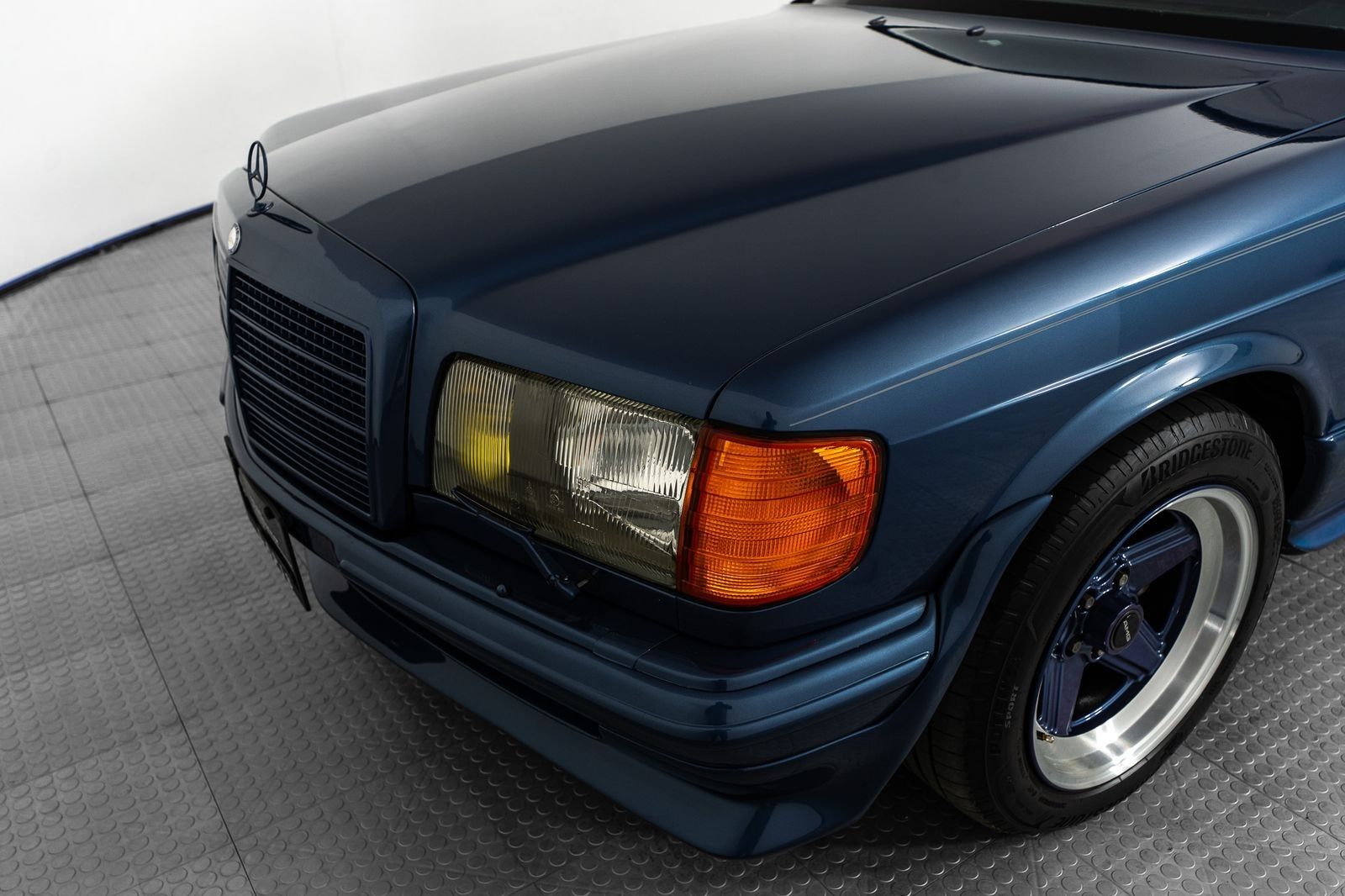 1984 Mercedes-Benz 500-Class 500 SEL — foto completa 57 de 58