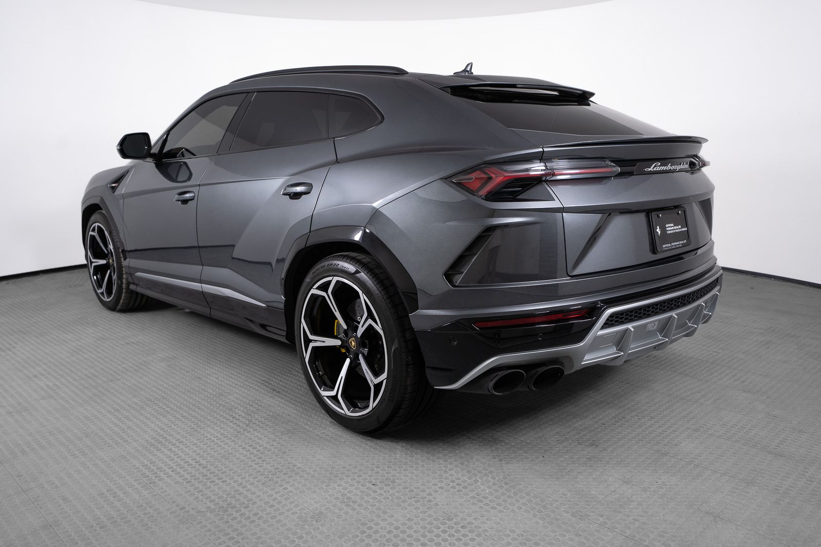 2020 Lamborghini Urus Base — full photo 3 of 53