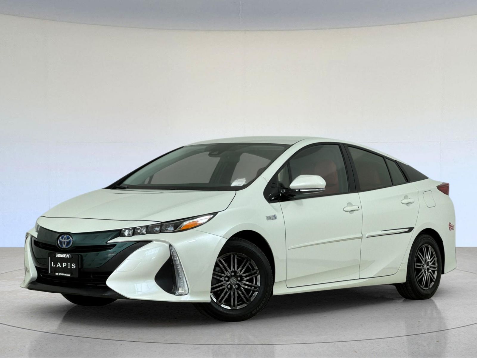 2017 Toyota Prius Prime Premium — full photo 1 of 29