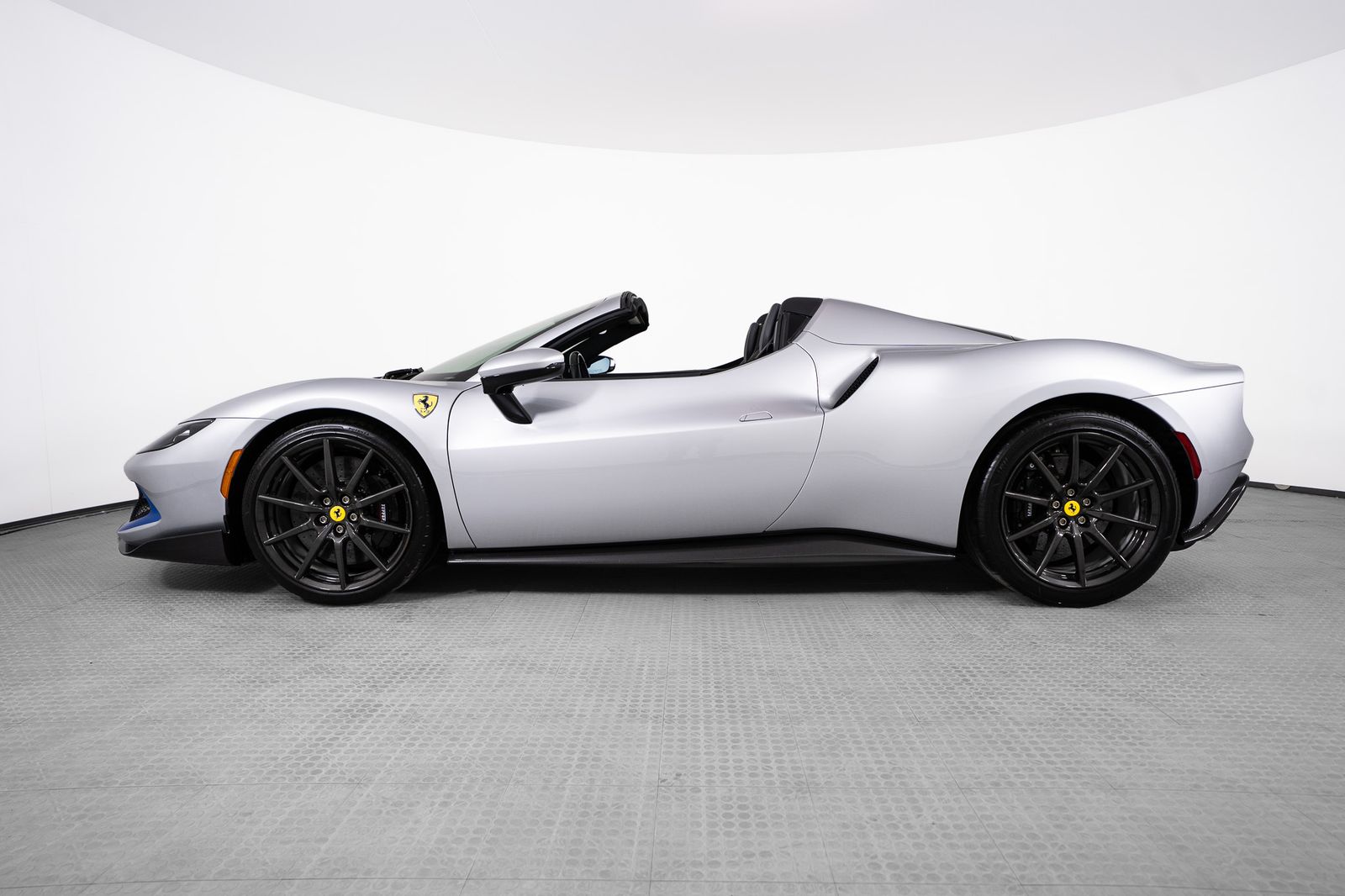 2023 Ferrari 296 GTS — full photo 2 of 51
