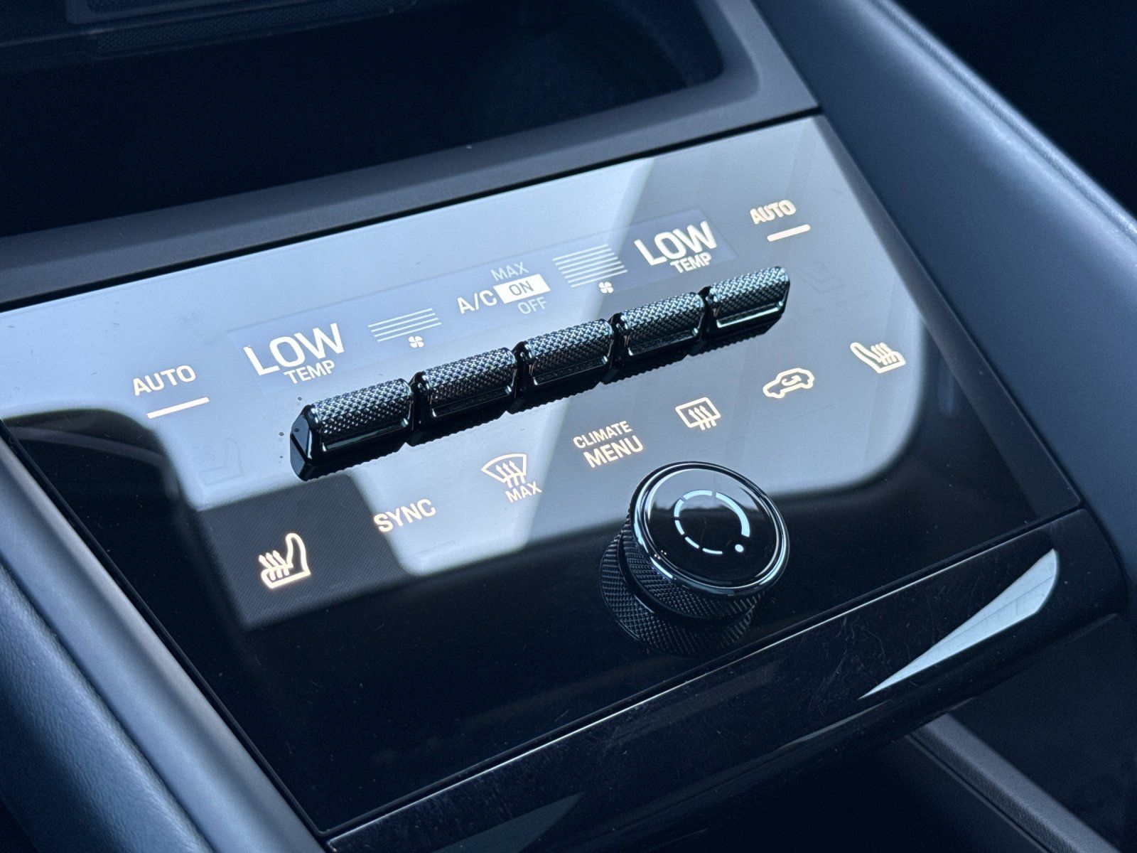 2025 Porsche Macan Electric 4 — foto completa 20 de 28