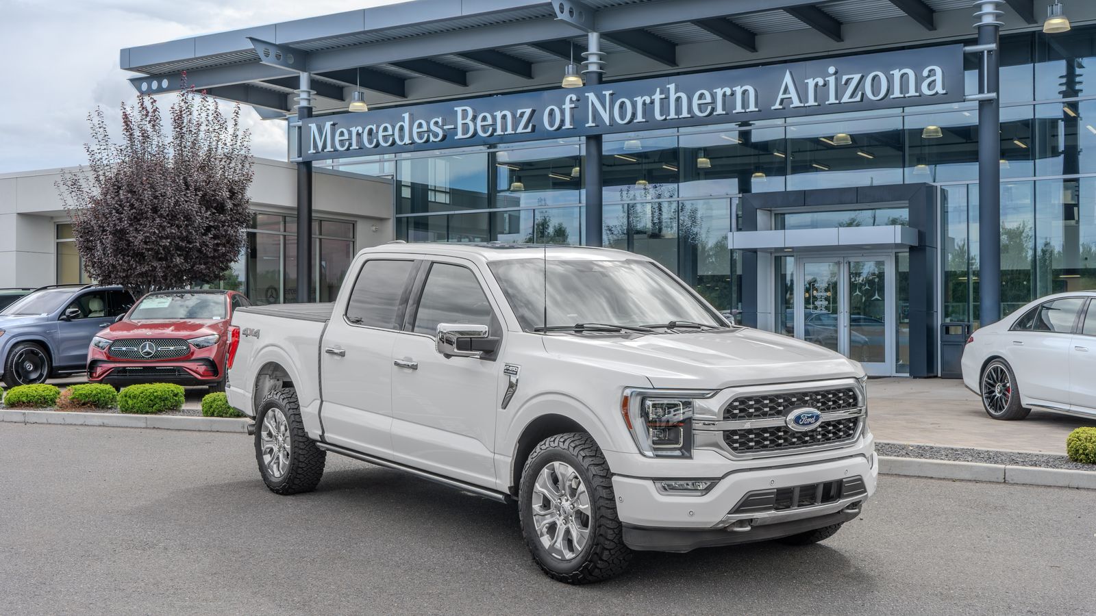 2022 Ford F-150 Platinum — foto completa 1 de 33