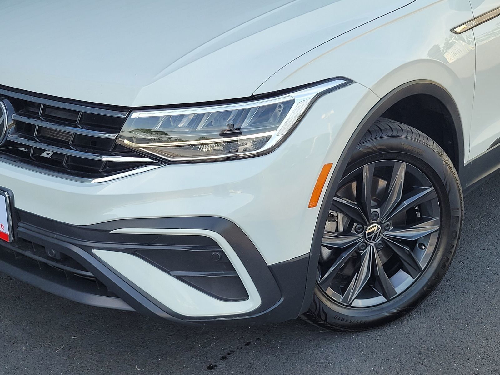 2024 Volkswagen Tiguan 2.0T SE — foto completa 9 de 45