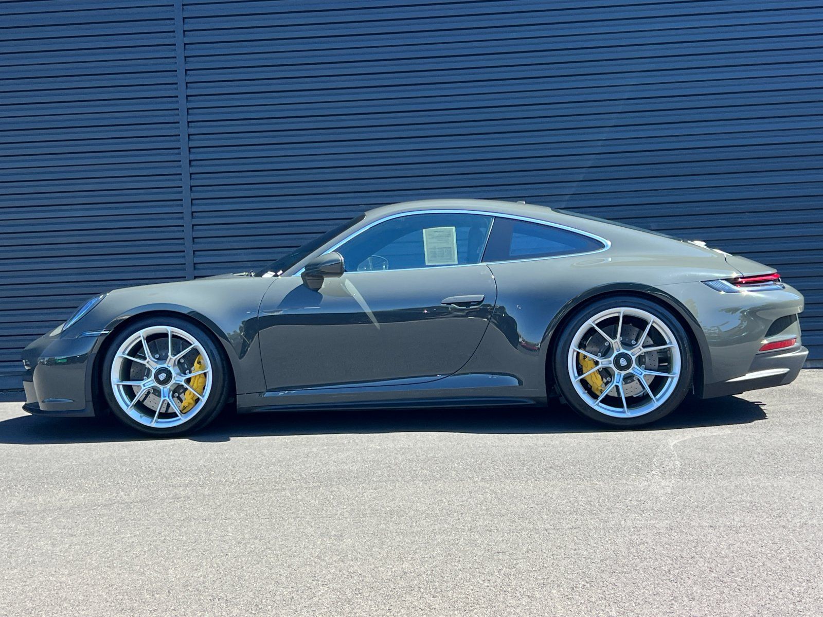 2022 Porsche 911 GT3 — full photo 2 of 28